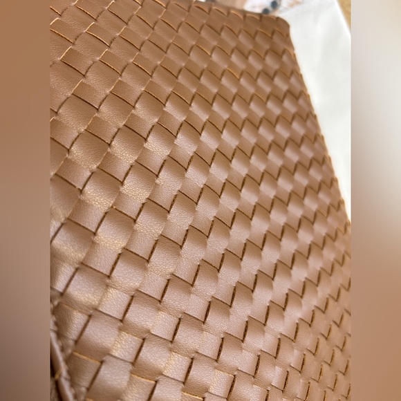 Jilly Box x Gray Haus Saddle Brown SoHo Woven Bag - Picture 9 of 11